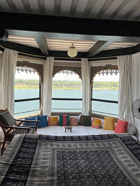 The Hawa Bangla with its gorgeous view of the Narmada